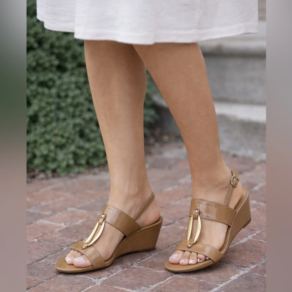 Bandolino features •step